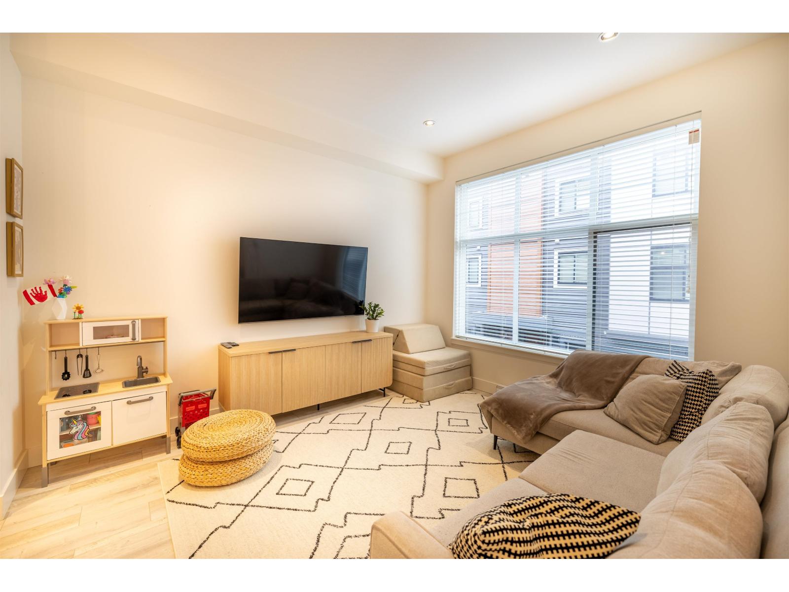 14 20852 78B AVENUE, Langley