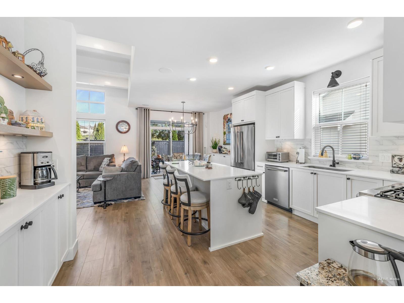 2 5528 148 STREET, Surrey