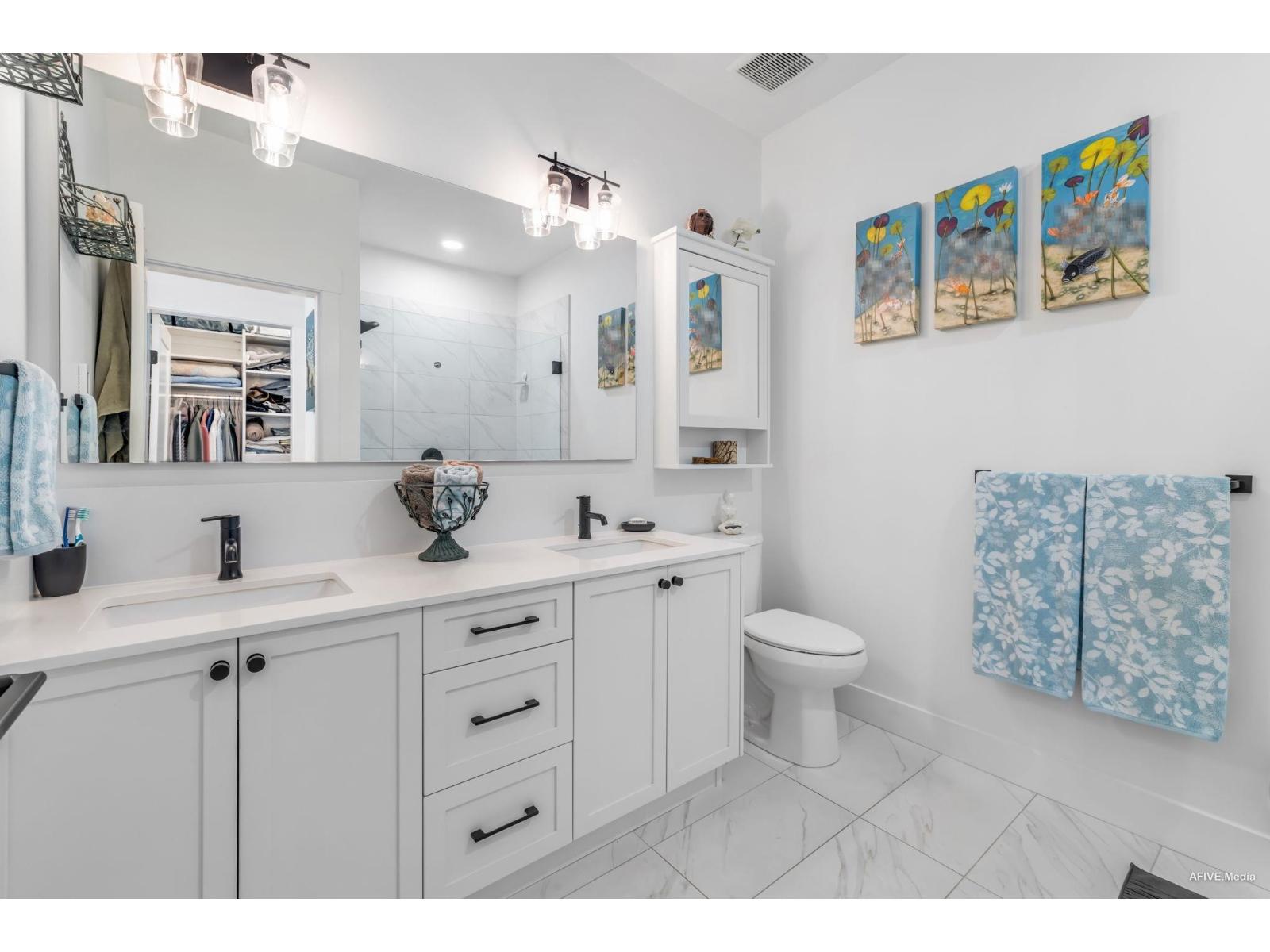 2 5528 148 STREET, Surrey