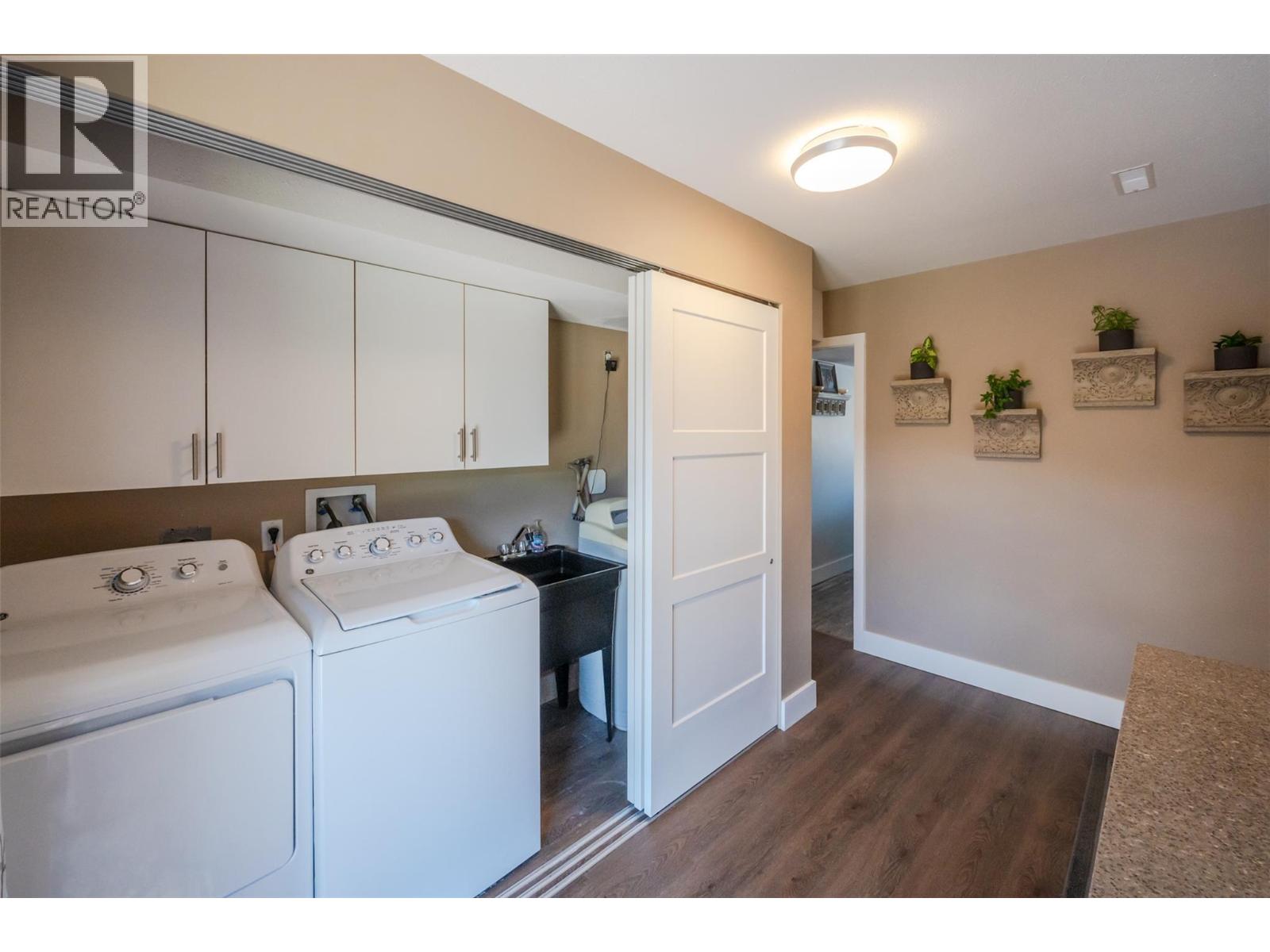 6 MCINTOSH Court, Osoyoos