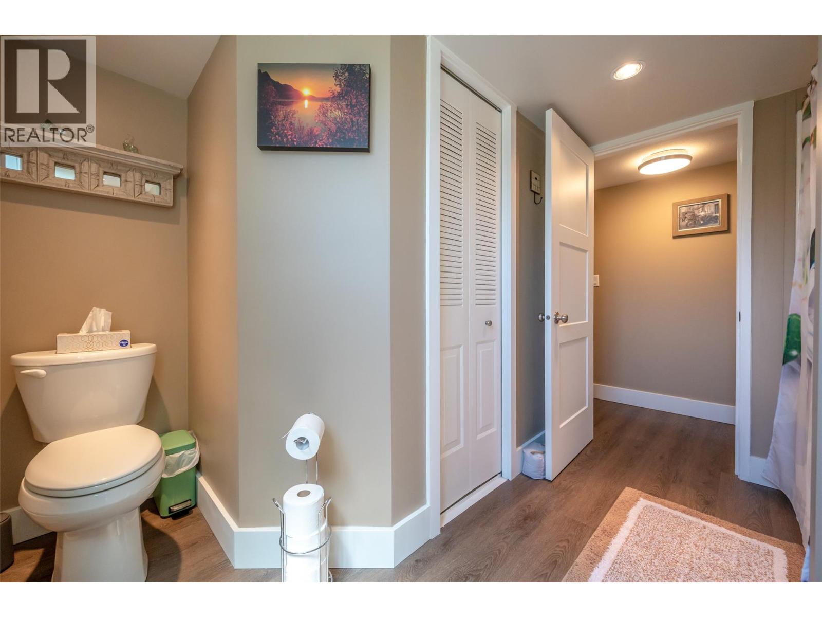 6 MCINTOSH Court, Osoyoos