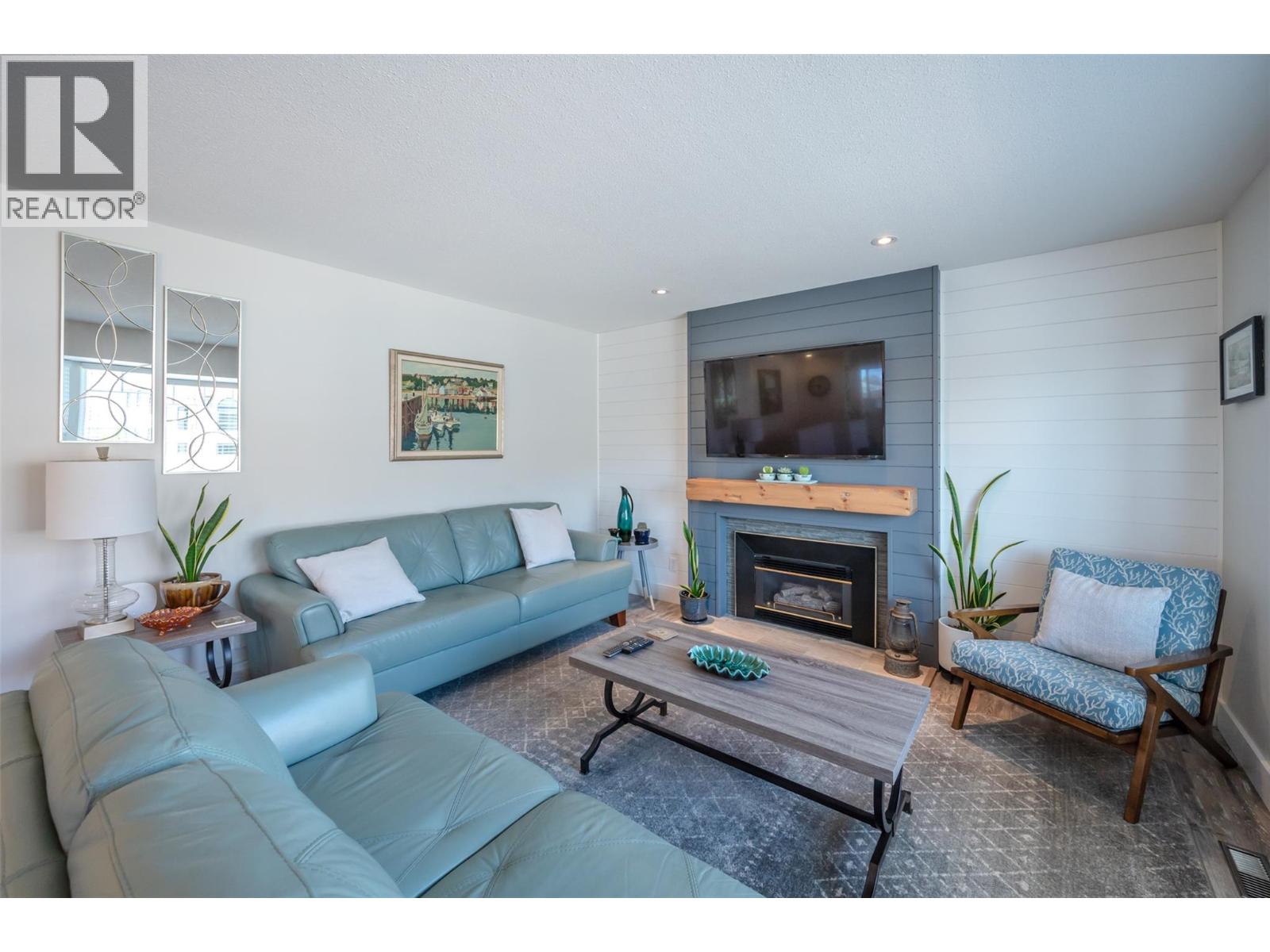 6 MCINTOSH Court, Osoyoos