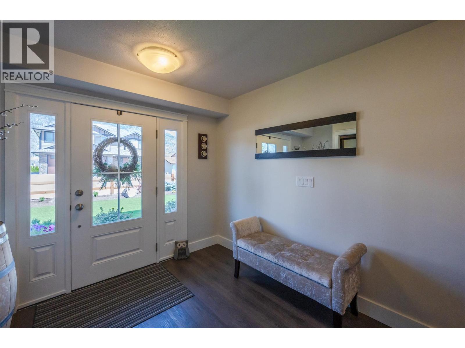 6 MCINTOSH Court, Osoyoos