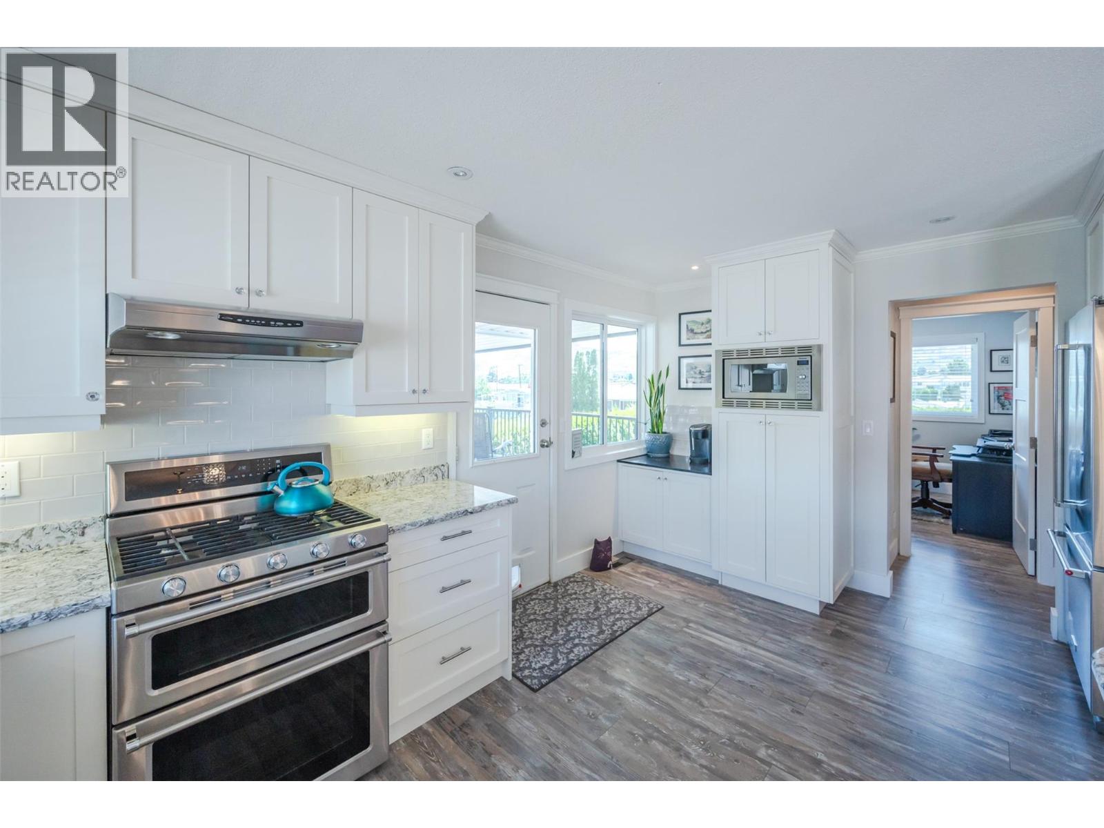 6 MCINTOSH Court, Osoyoos