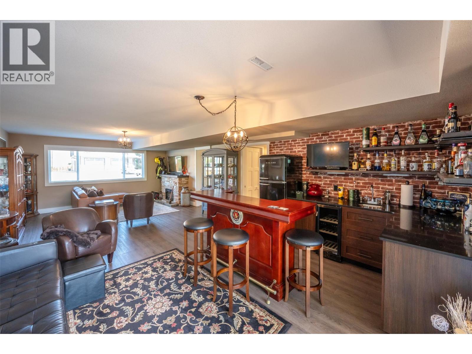 6 MCINTOSH Court, Osoyoos