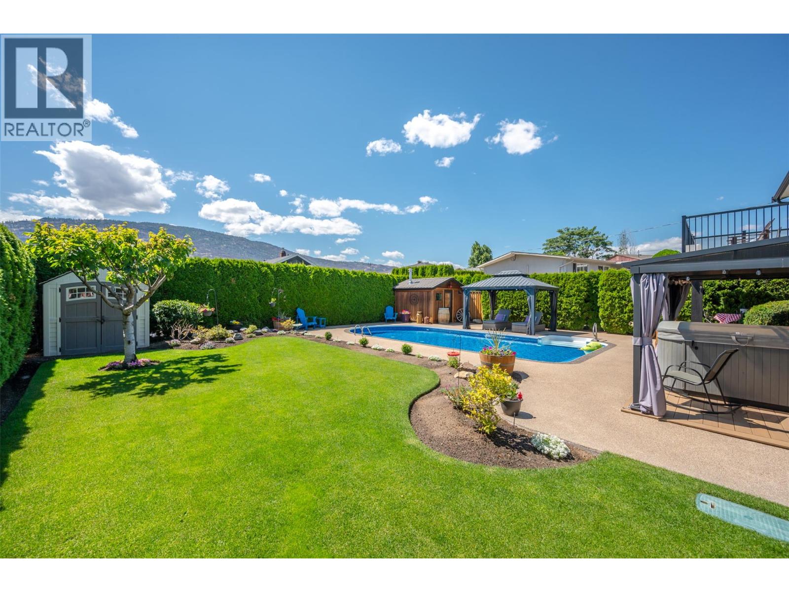 6 MCINTOSH Court, Osoyoos