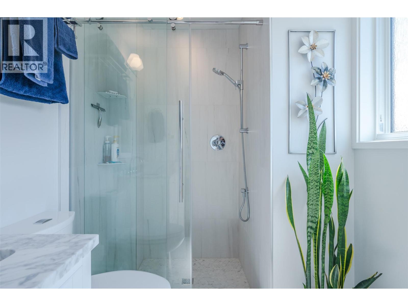 6 MCINTOSH Court, Osoyoos