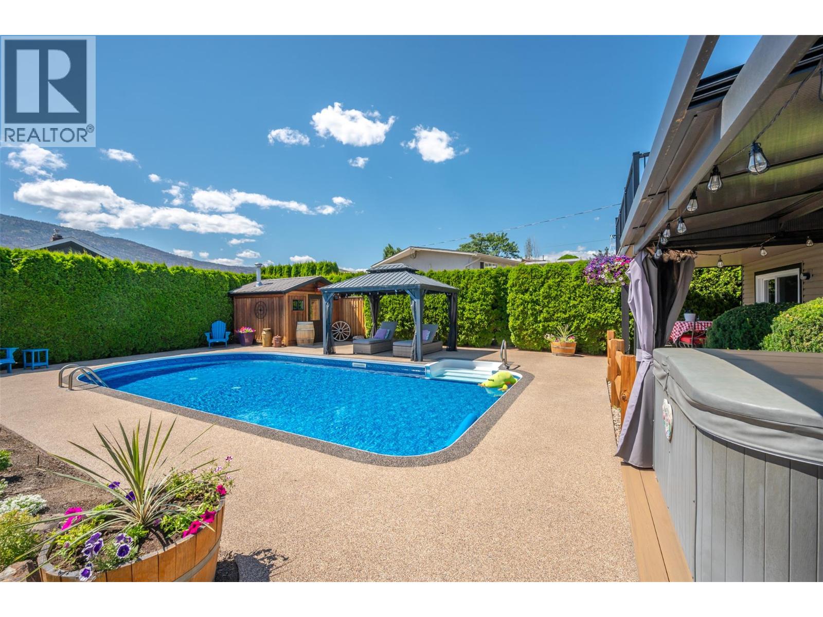 6 MCINTOSH Court, Osoyoos