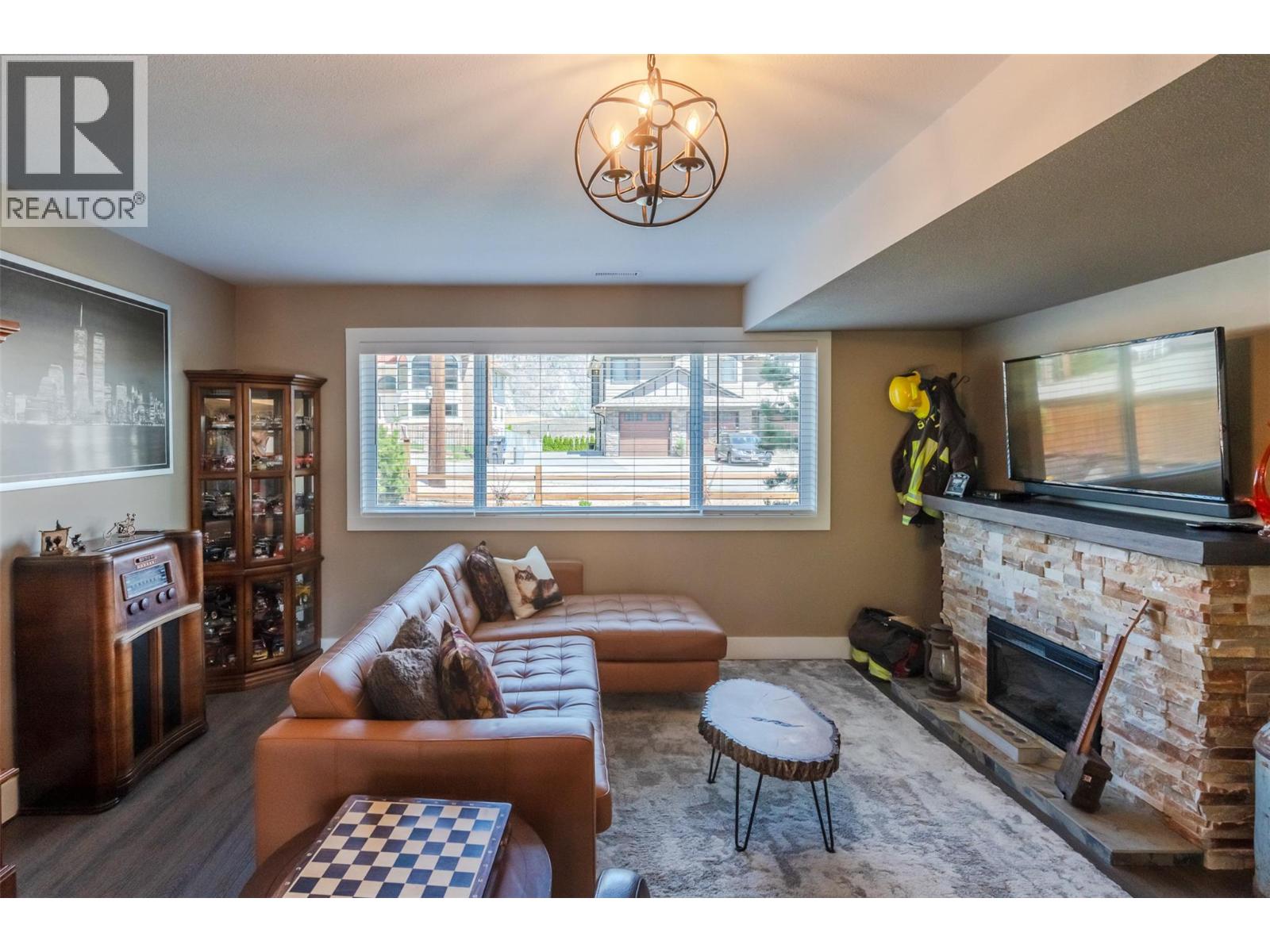 6 MCINTOSH Court, Osoyoos