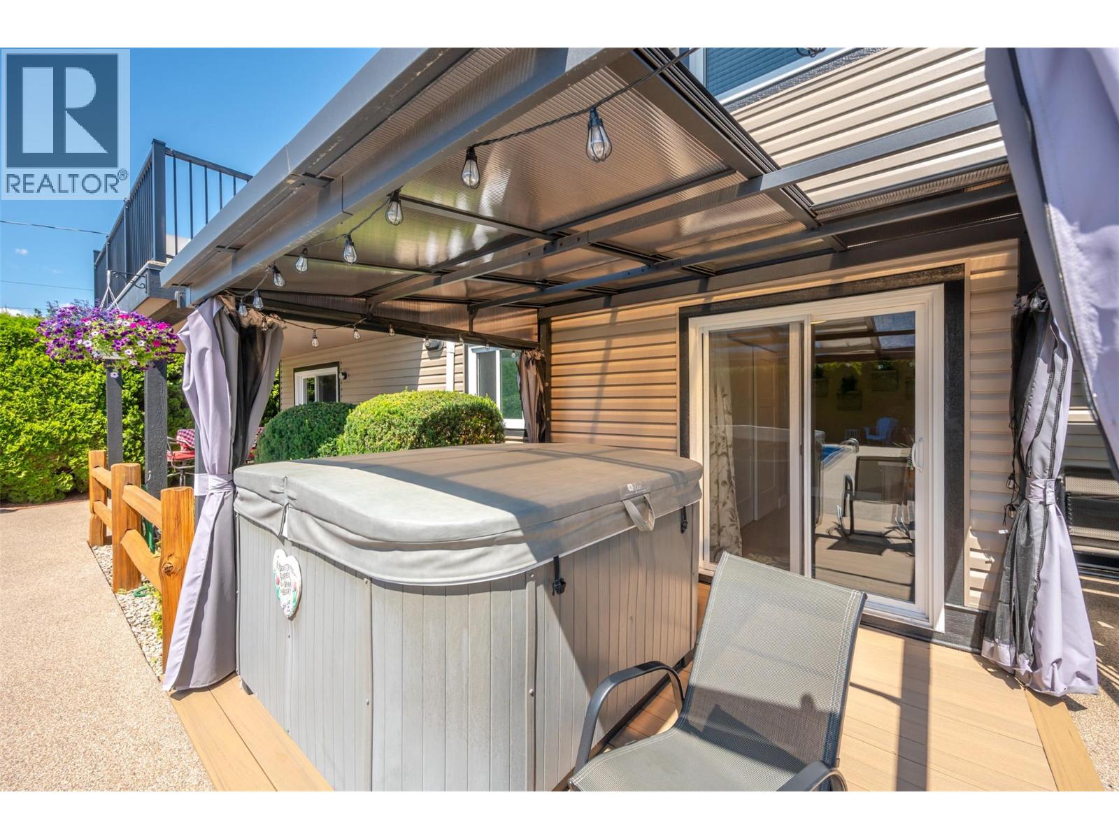 6 MCINTOSH Court, Osoyoos