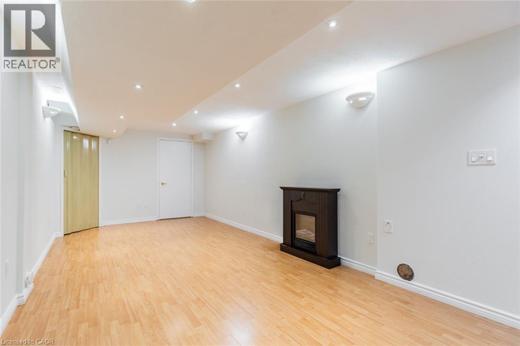 109 PEACHWOOD Crescent - 24