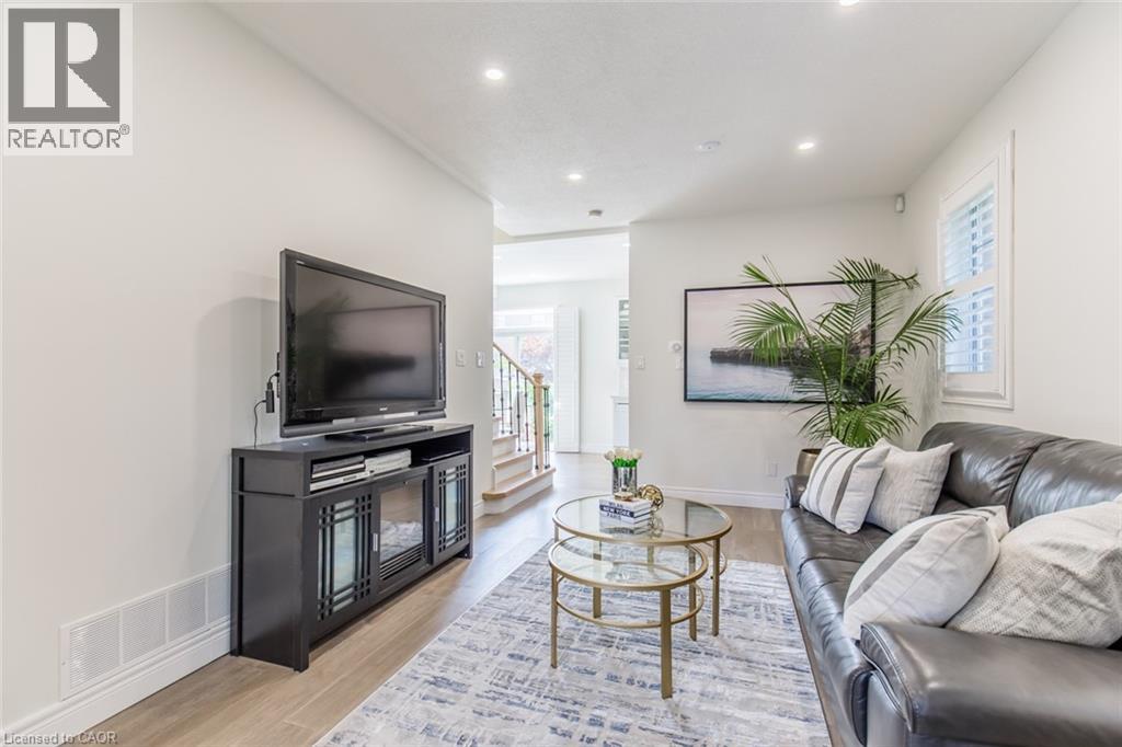 109 PEACHWOOD Crescent - 6