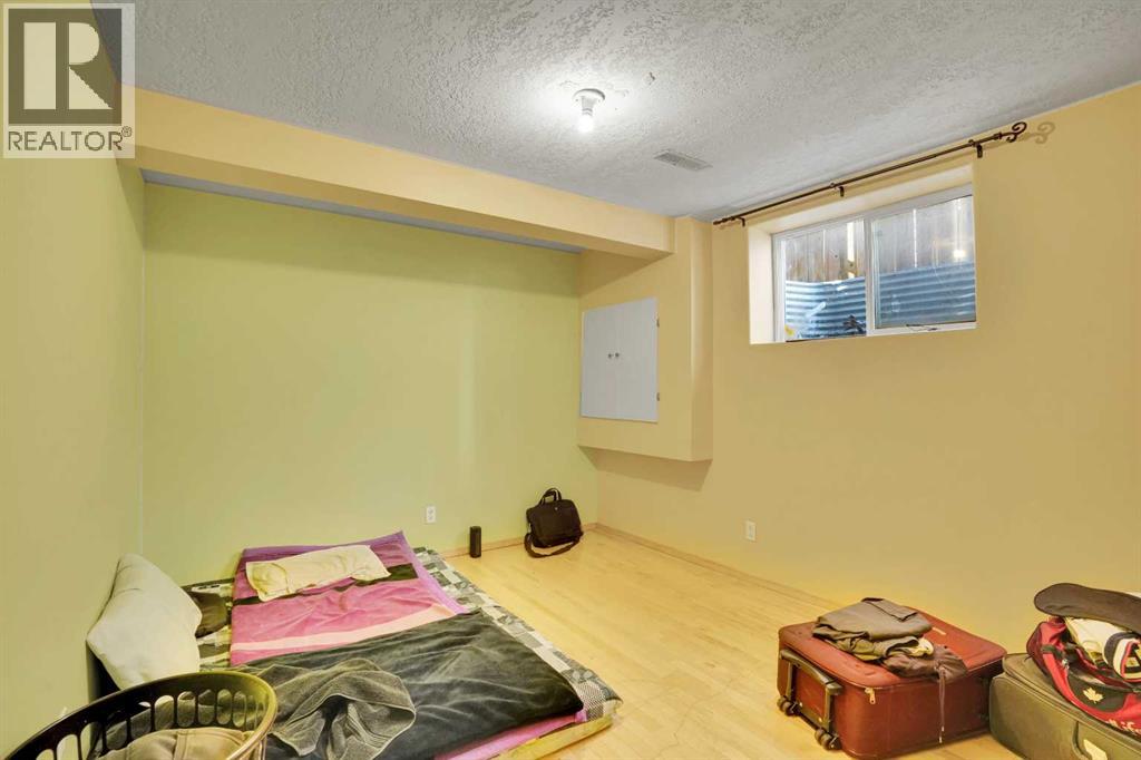 Single Family House for Sale in  Saddleridge Close NE Saddle Ridge Calgary 