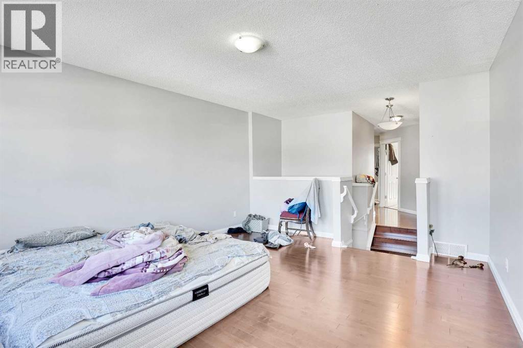 Single Family House for Sale in  Saddleridge Close NE Saddle Ridge Calgary 