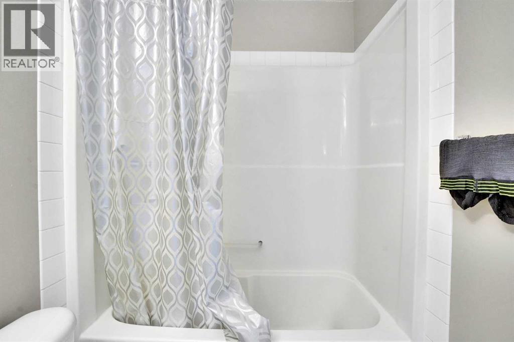 Single Family House for Sale in  Saddleridge Close NE Saddle Ridge Calgary 