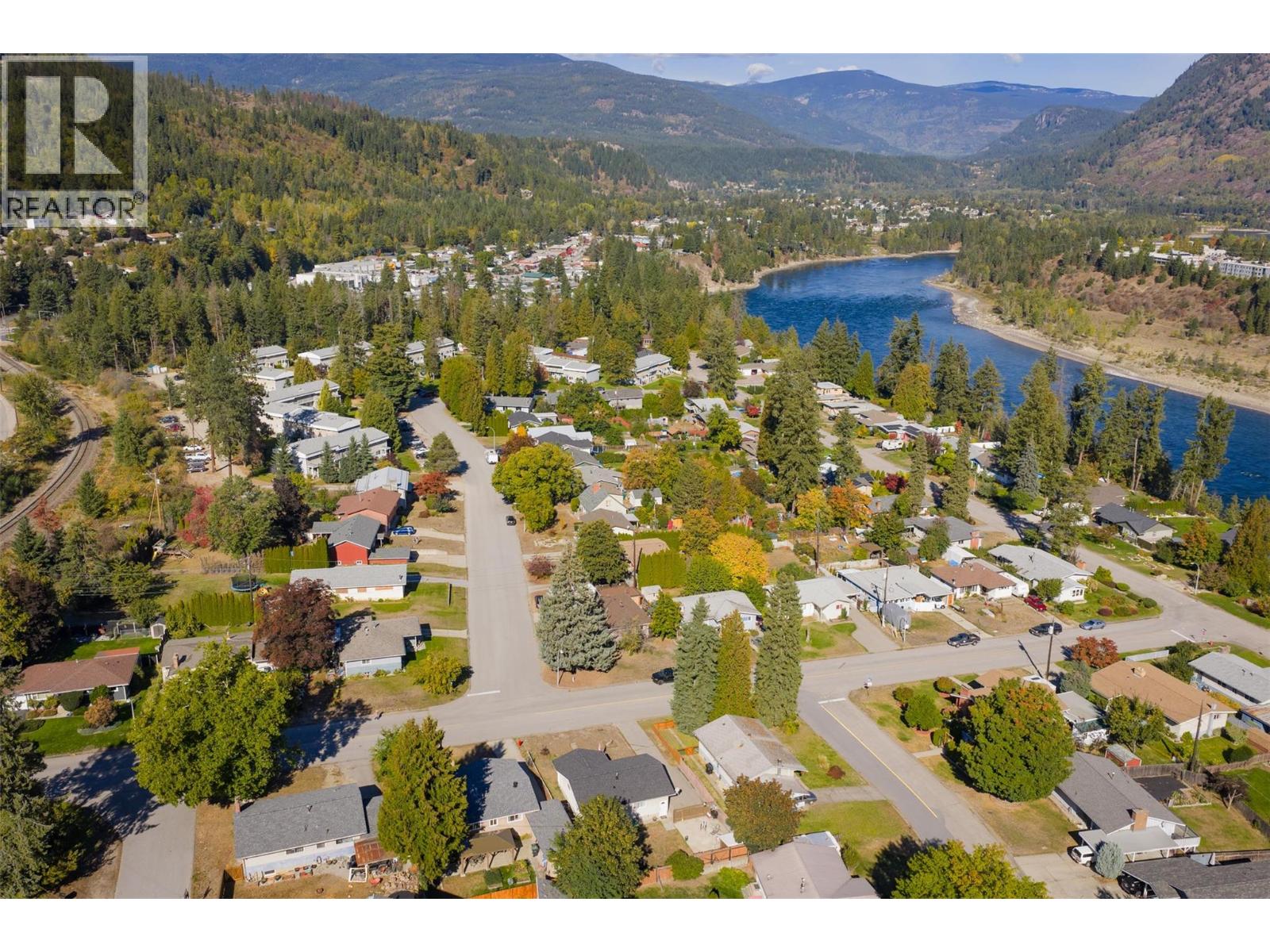 204 Pinewood Drive, Castlegar