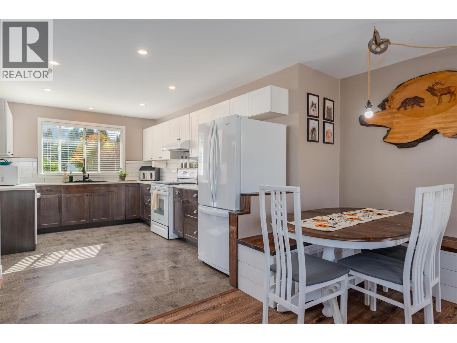 204 Pinewood Drive, Castlegar