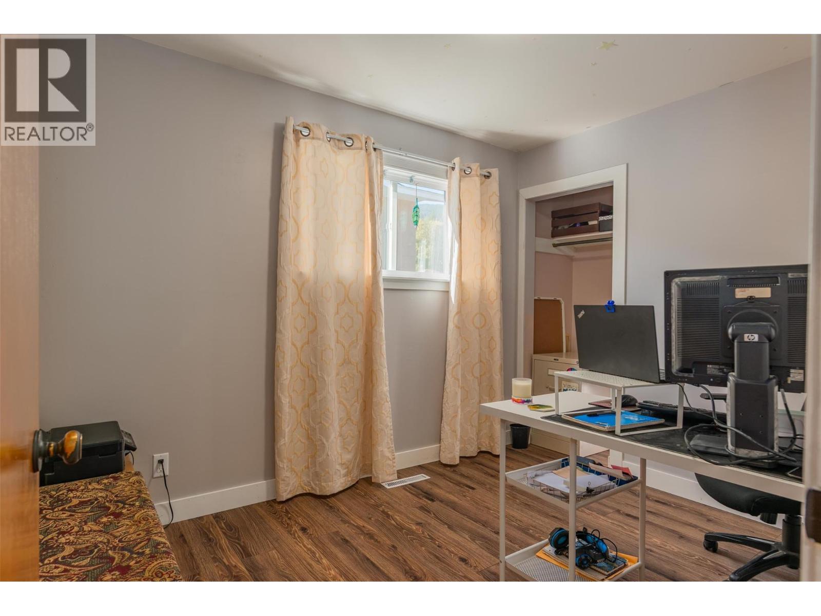 204 Pinewood Drive, Castlegar