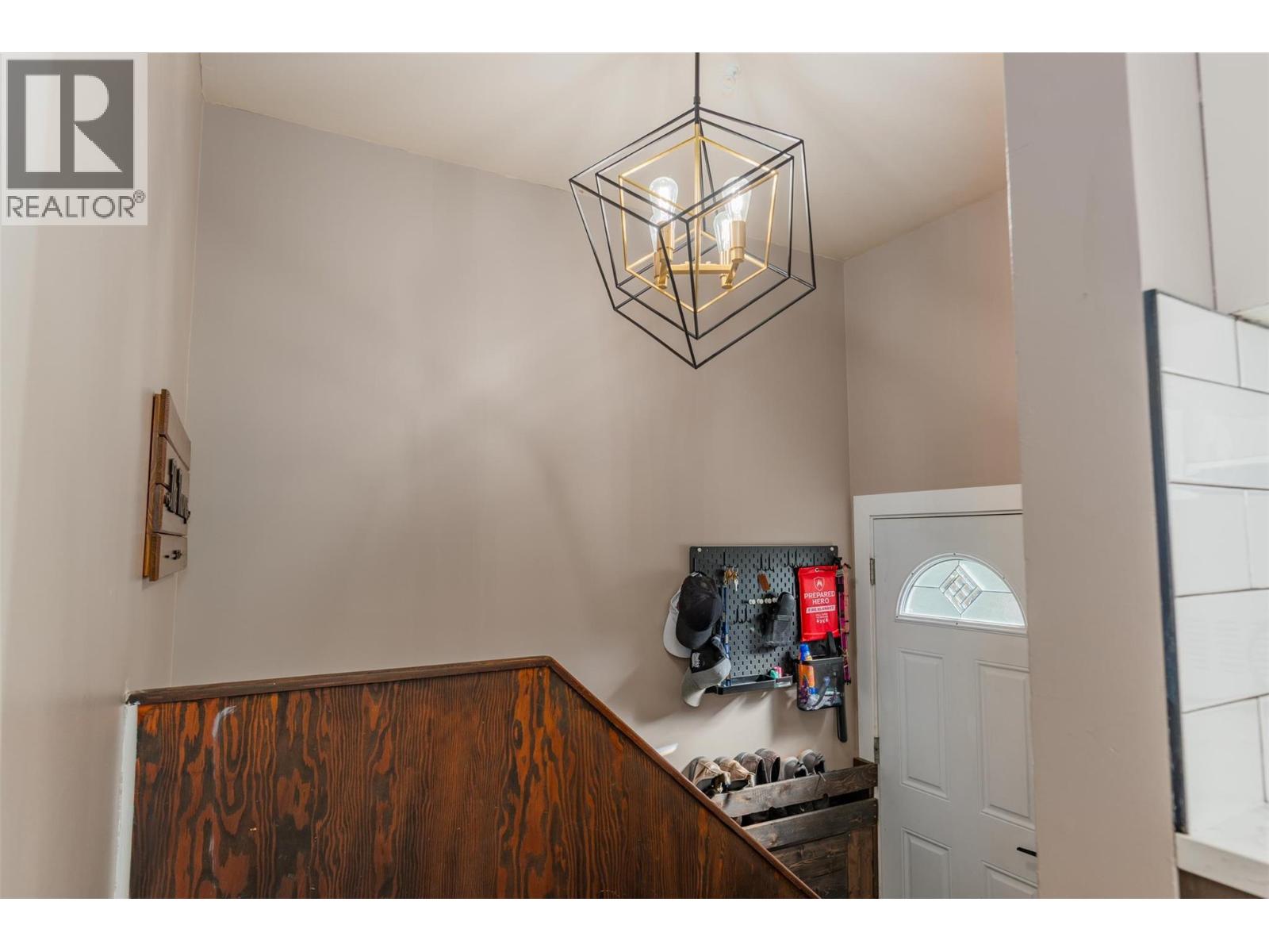 204 Pinewood Drive, Castlegar