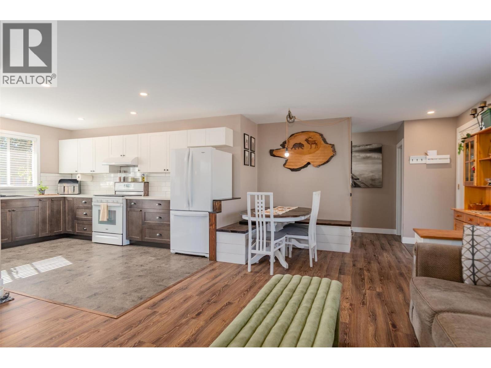 204 Pinewood Drive, Castlegar