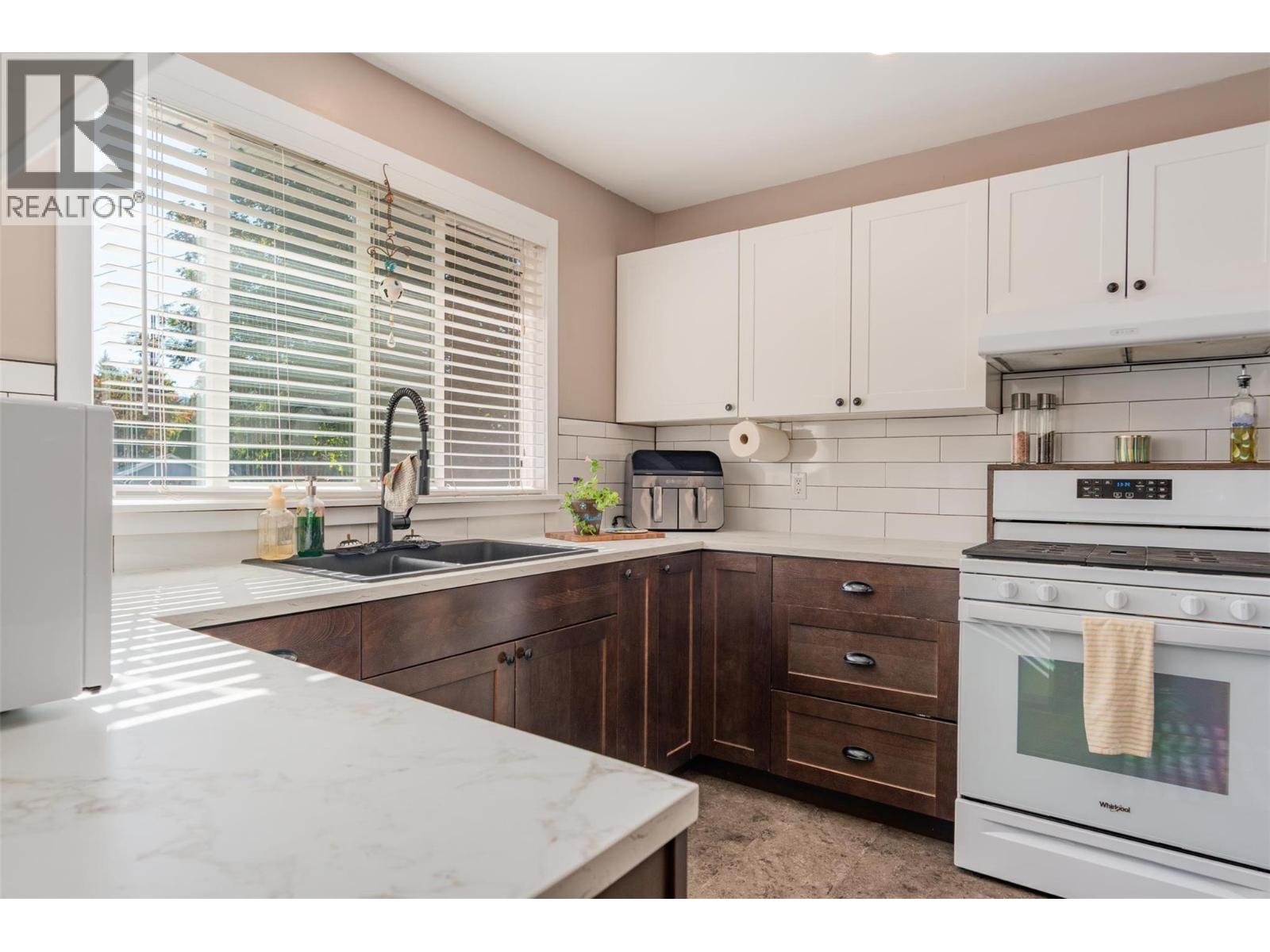 204 Pinewood Drive, Castlegar