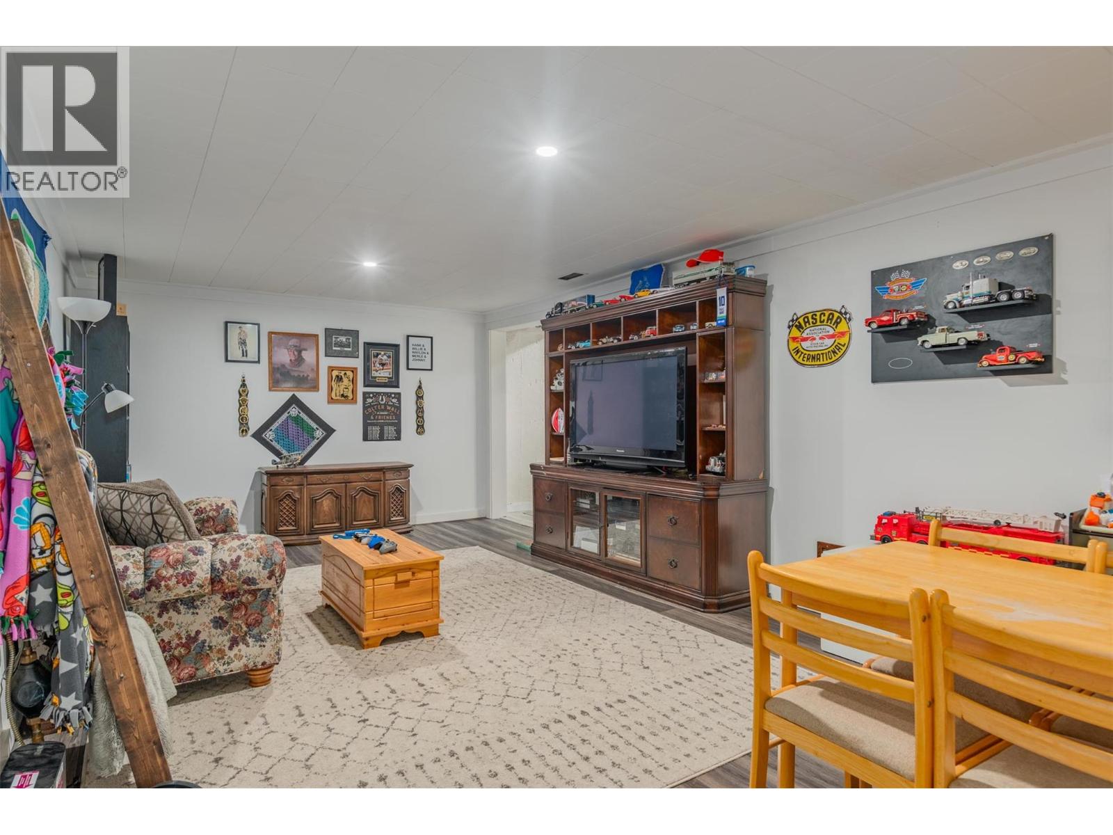 204 Pinewood Drive, Castlegar