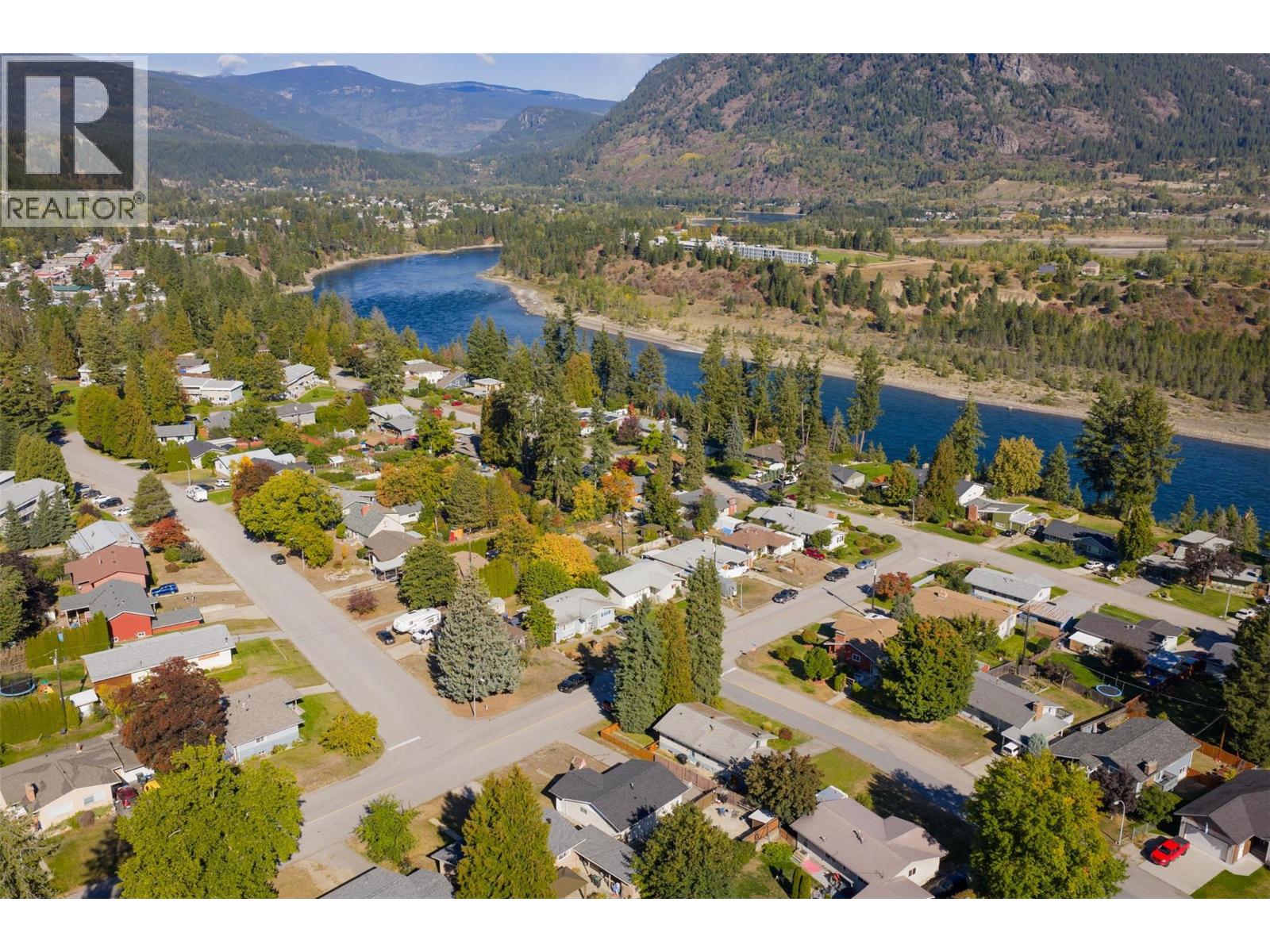 204 Pinewood Drive, Castlegar
