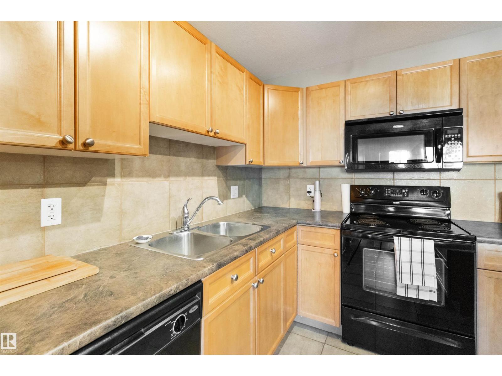 #230 400 PALISADES WY, Sherwood Park