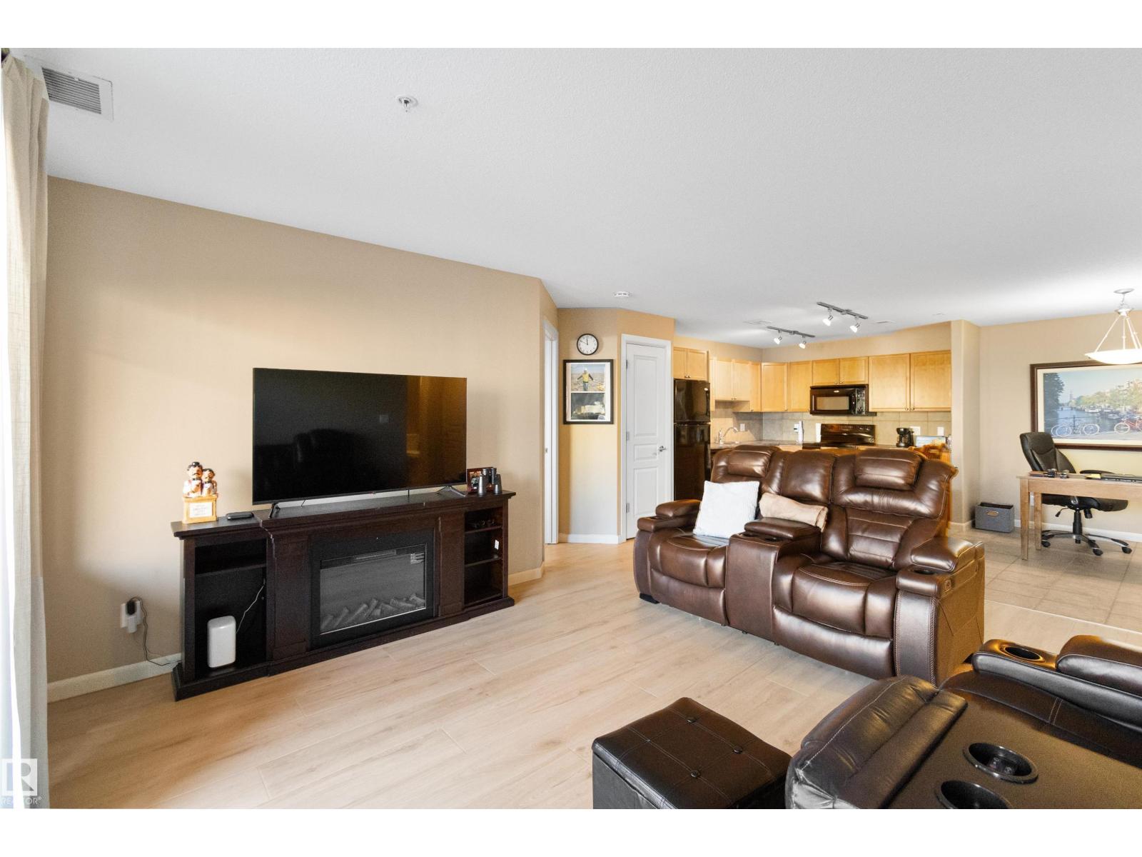 #230 400 PALISADES WY, Sherwood Park