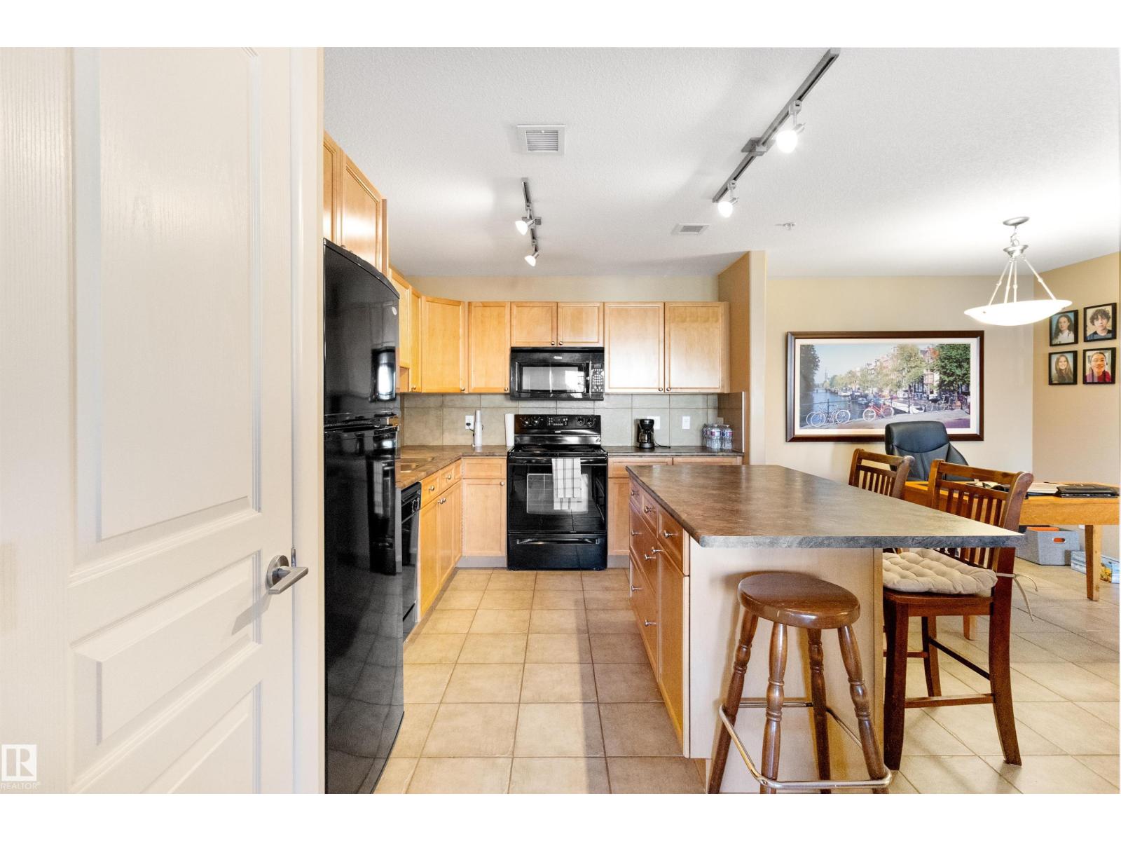 #230 400 PALISADES WY, Sherwood Park