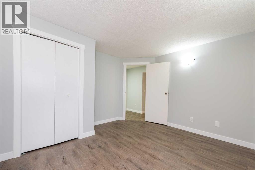 Single Family House for Sale in  Templemont Drive NE Temple Calgary 