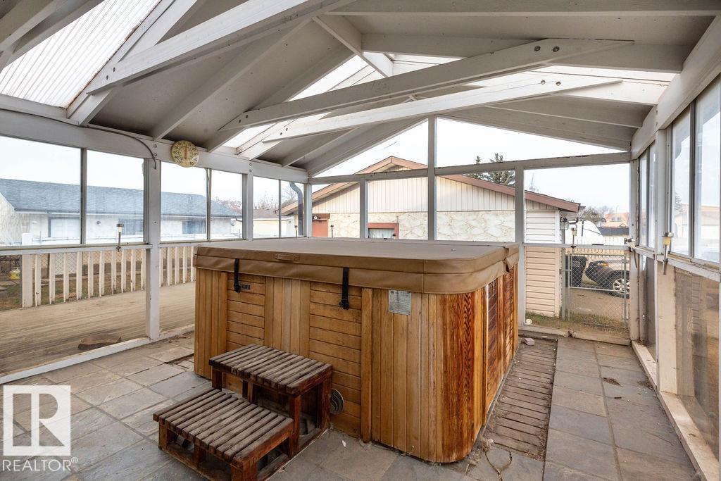 15224 117 ST NW, Edmonton