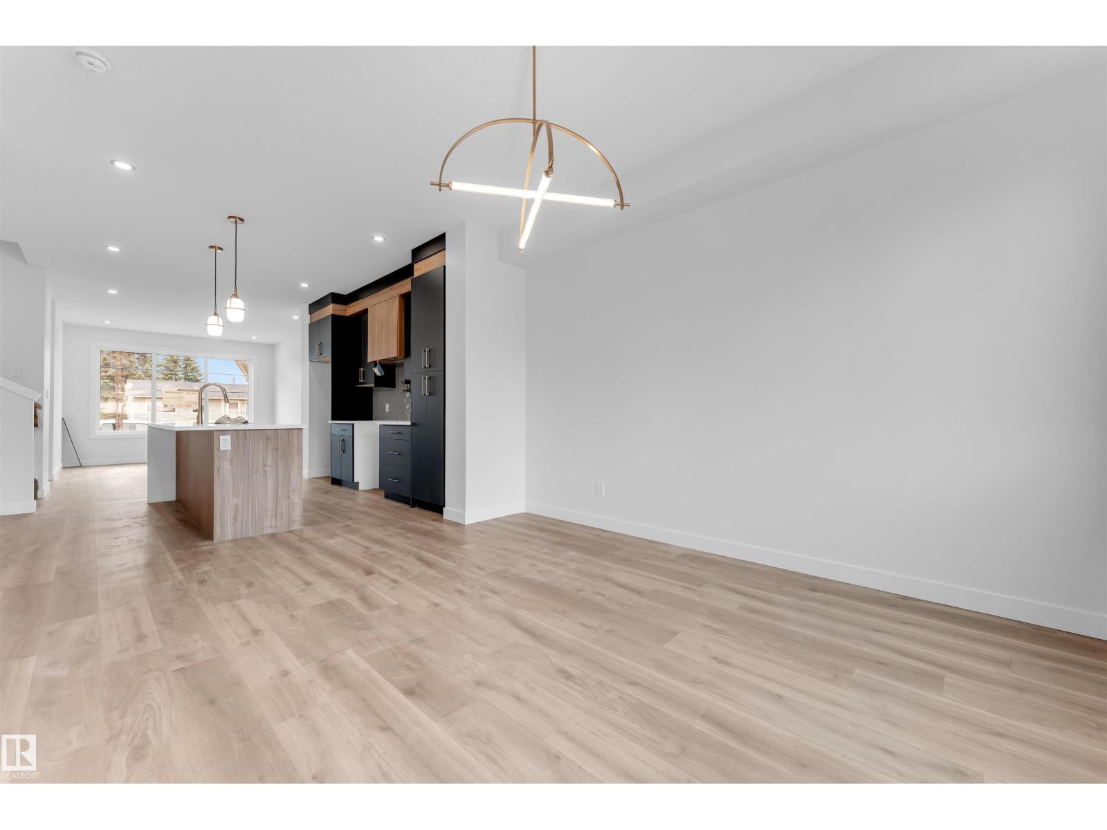 7934 77 AV NW, Edmonton