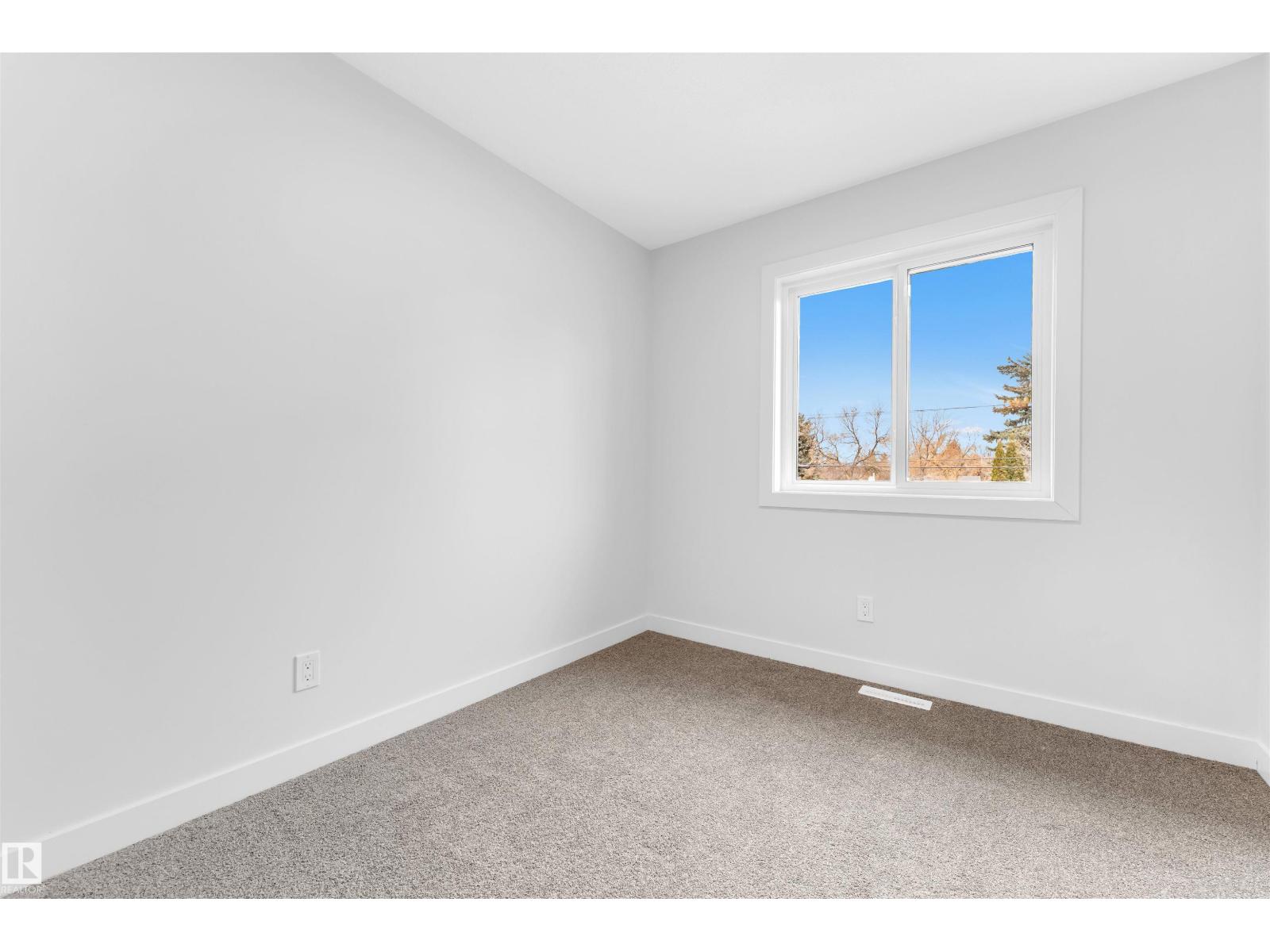 7934 77 AV NW, Edmonton