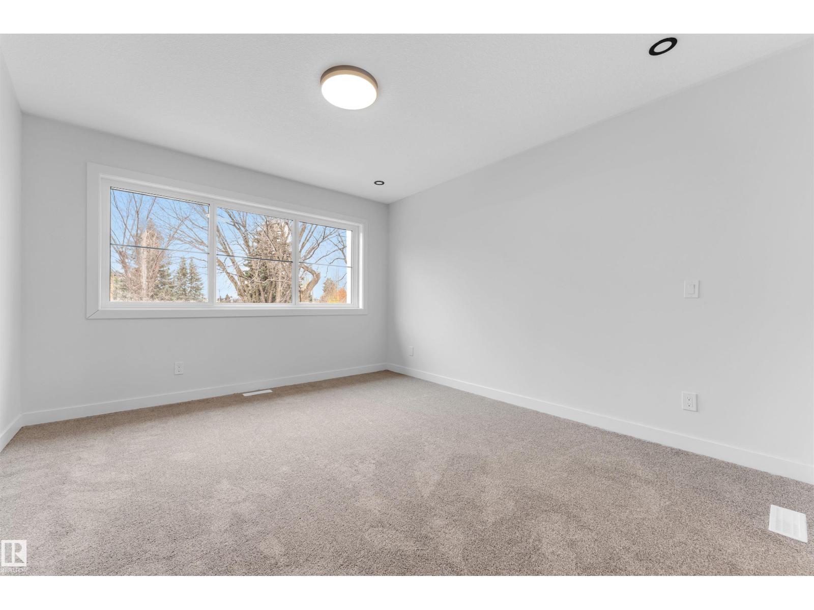 7934 77 AV NW, Edmonton