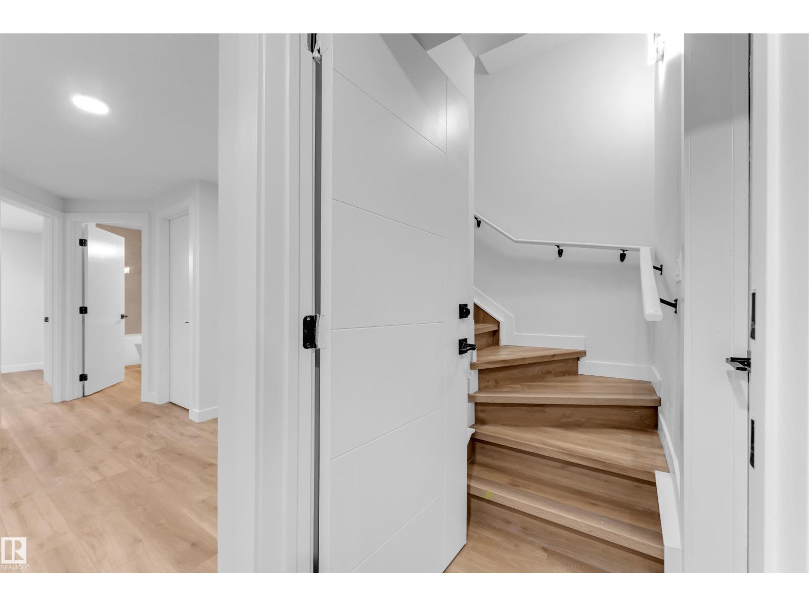 7934 77 AV NW, Edmonton