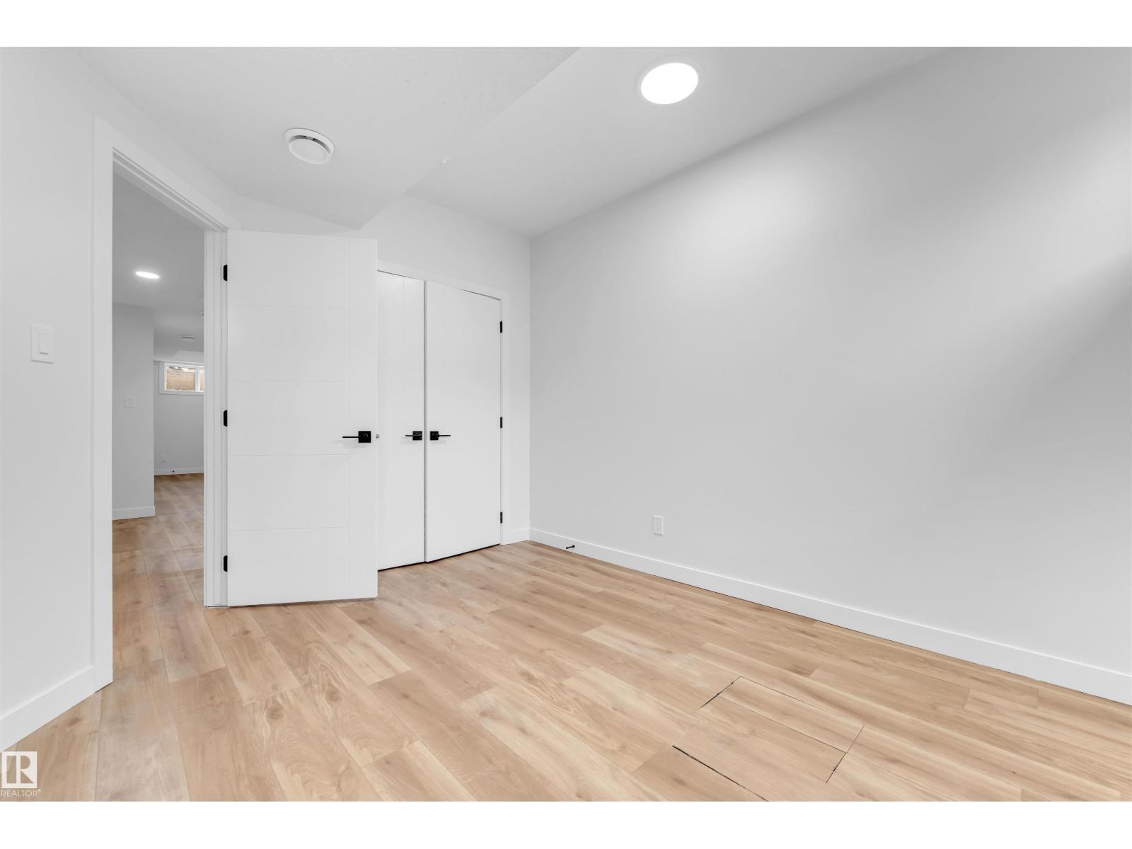 7934 77 AV NW, Edmonton