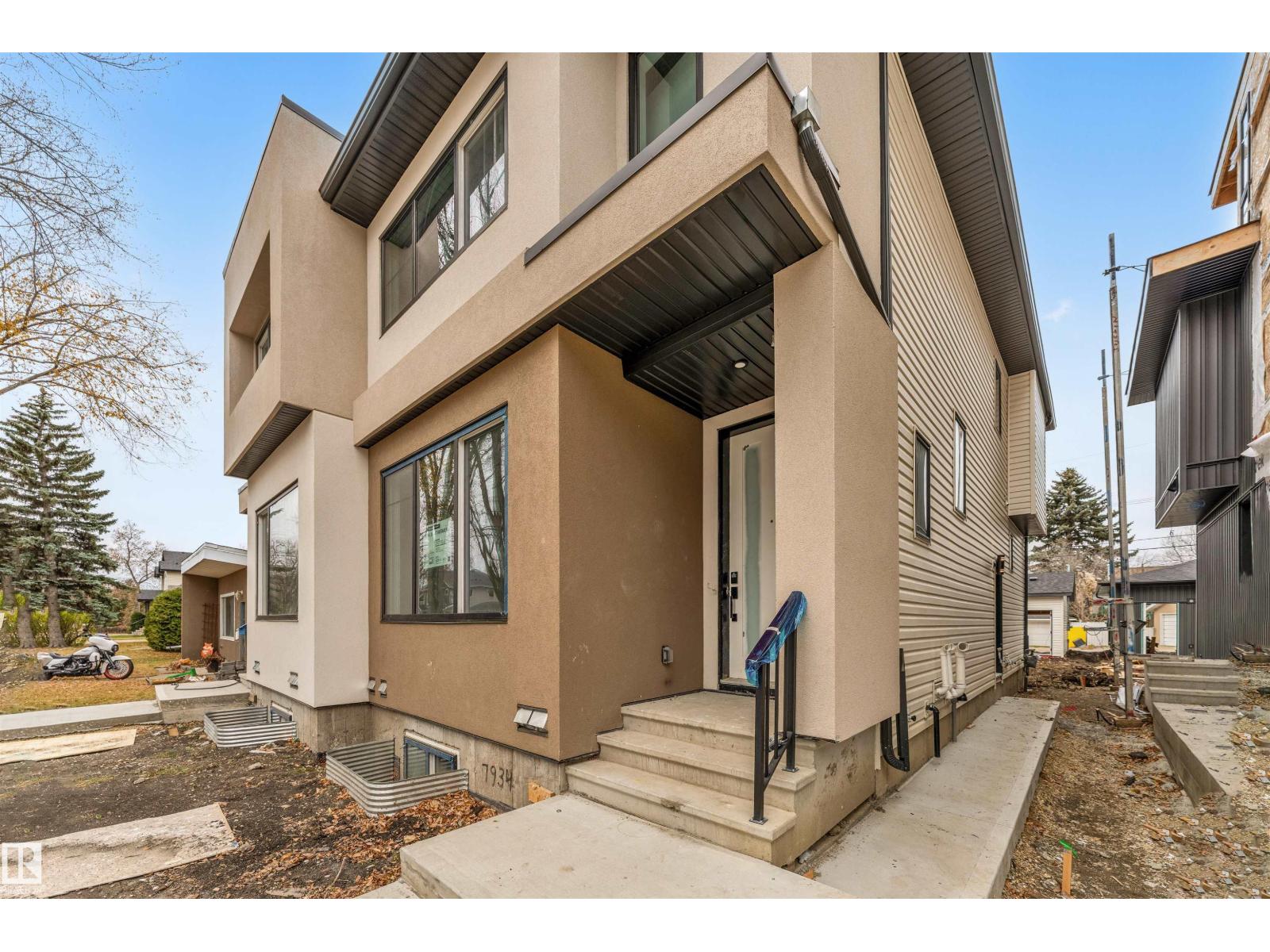 7934 77 AV NW, Edmonton