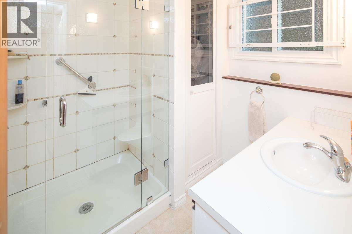 2305 W 3RD AVENUE, Vancouver