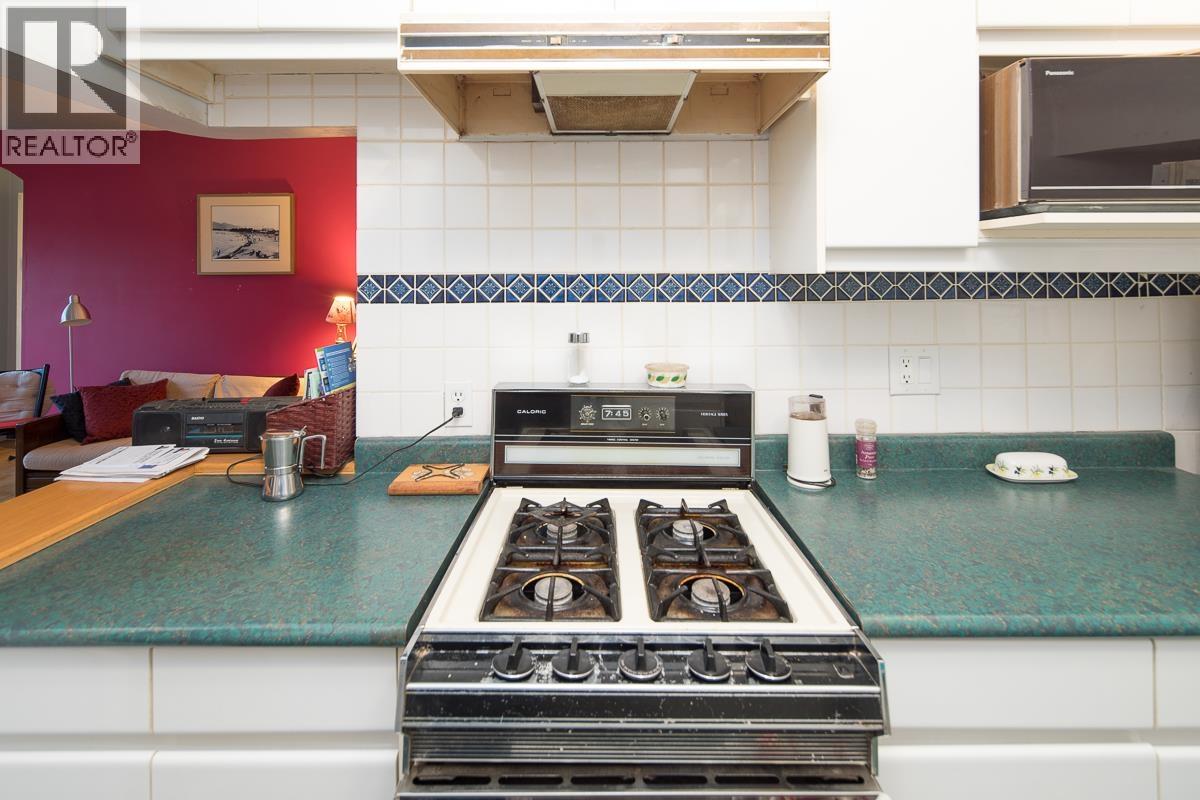 2305 W 3RD AVENUE, Vancouver