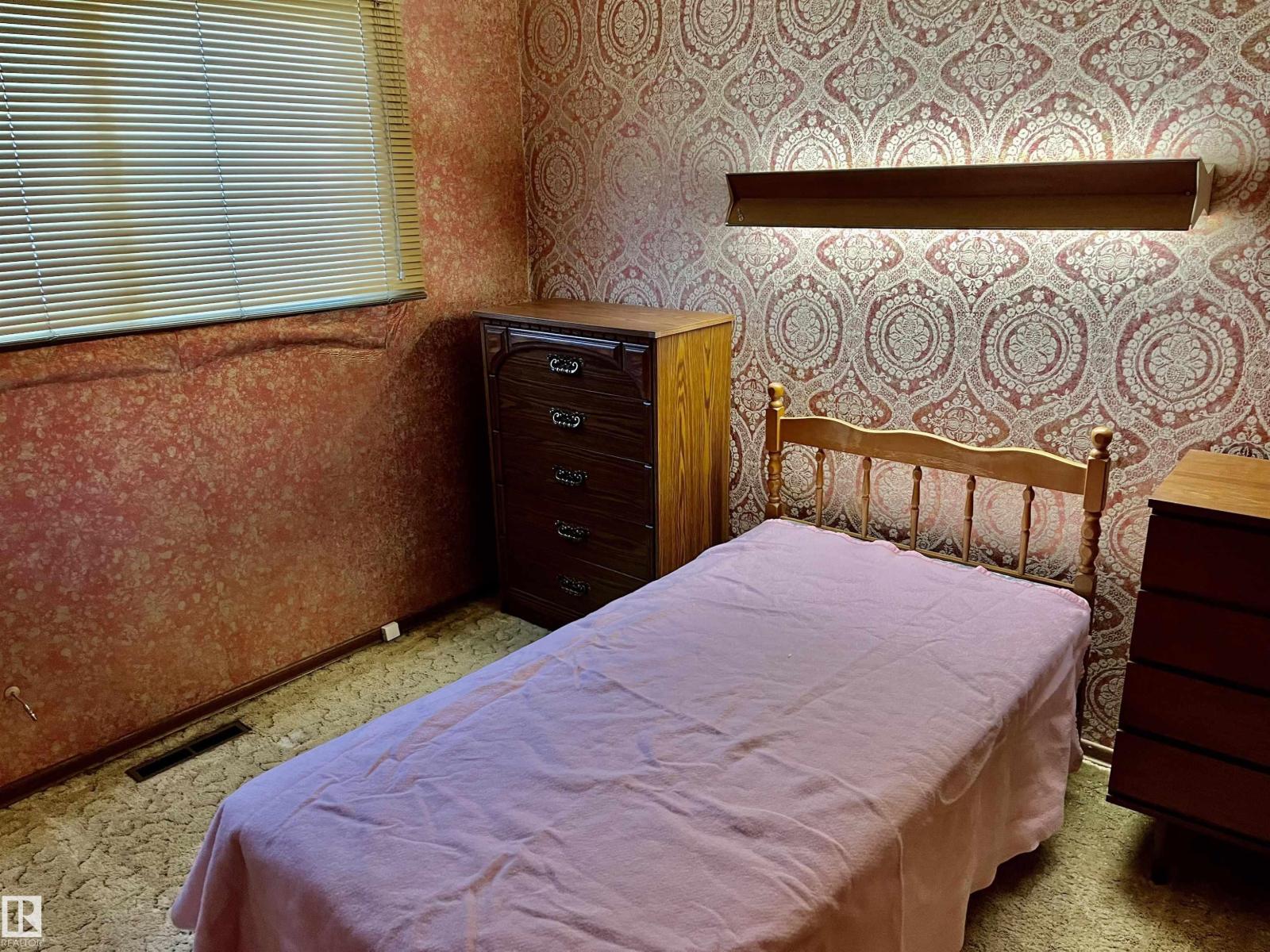 15416 75 AV NW, Edmonton