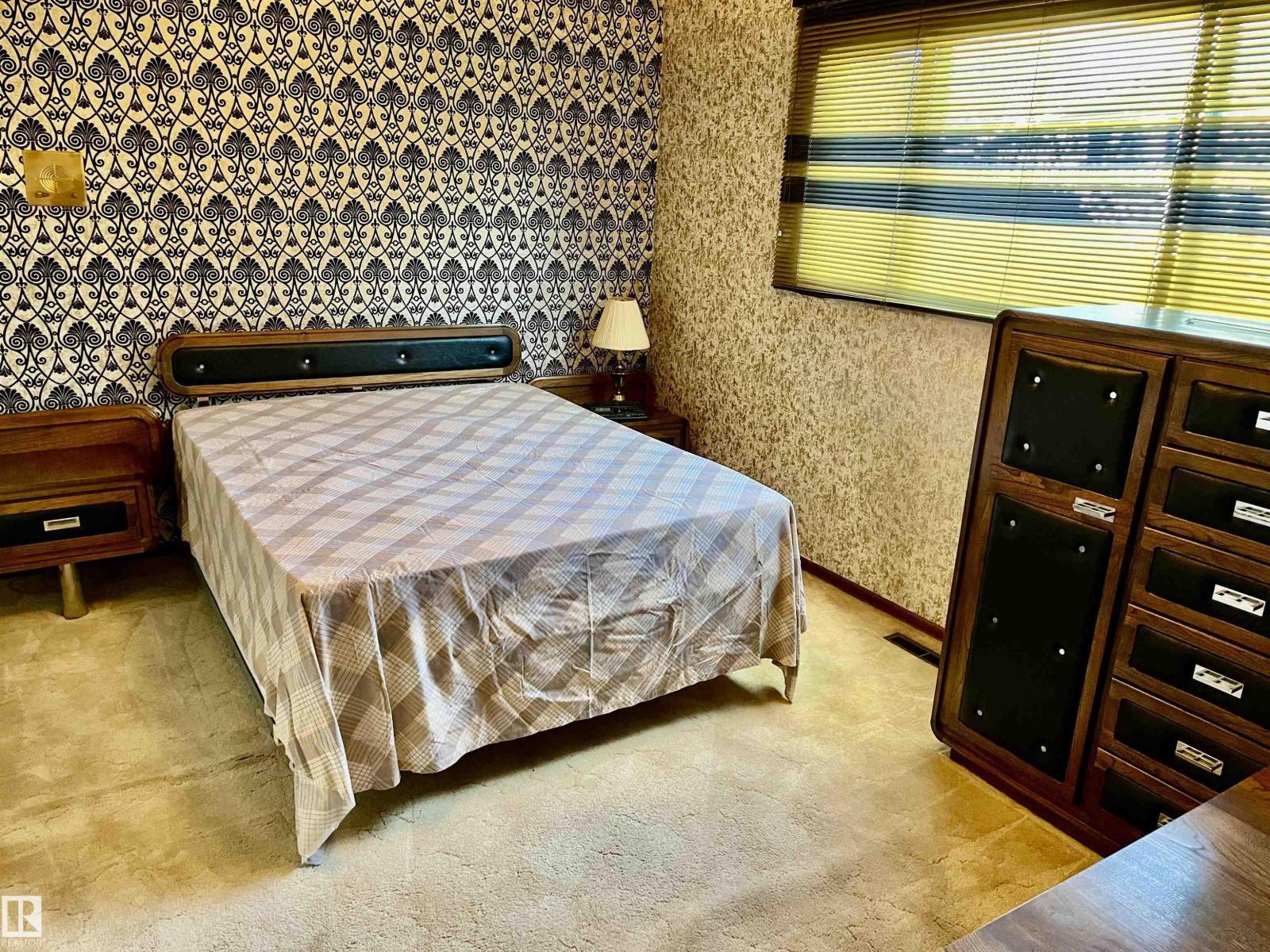 15416 75 AV NW, Edmonton