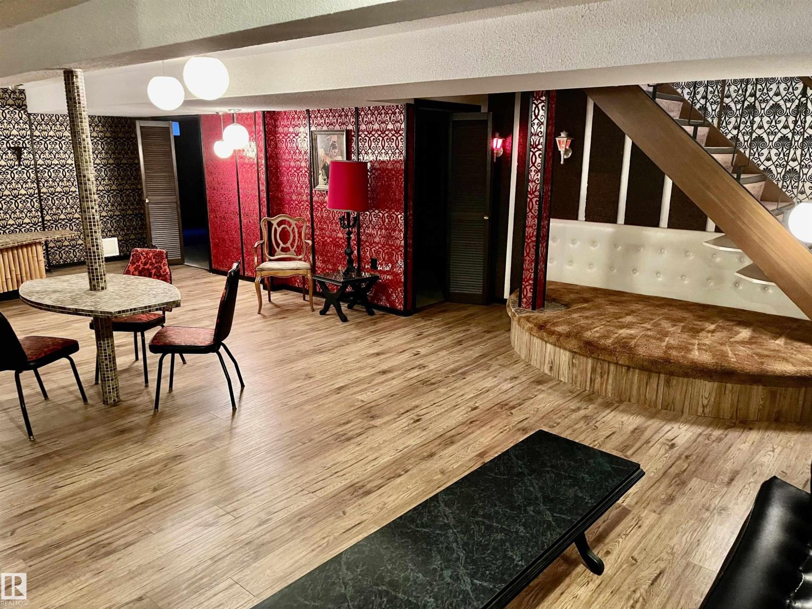 15416 75 AV NW, Edmonton