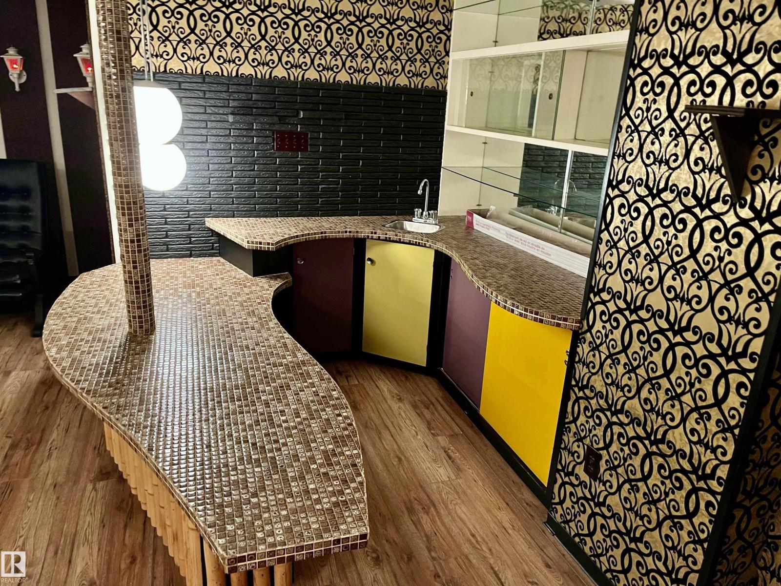 15416 75 AV NW, Edmonton