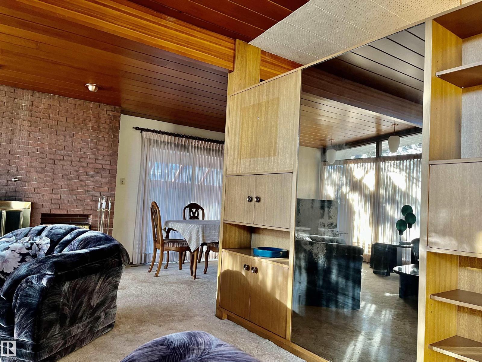 15416 75 AV NW, Edmonton