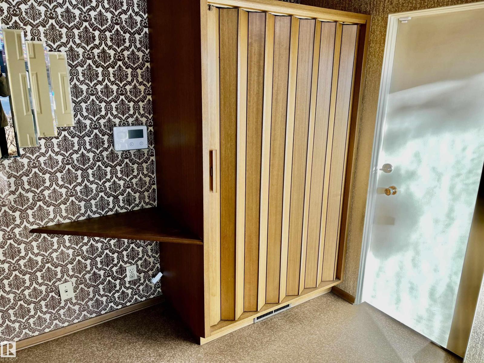 15416 75 AV NW, Edmonton