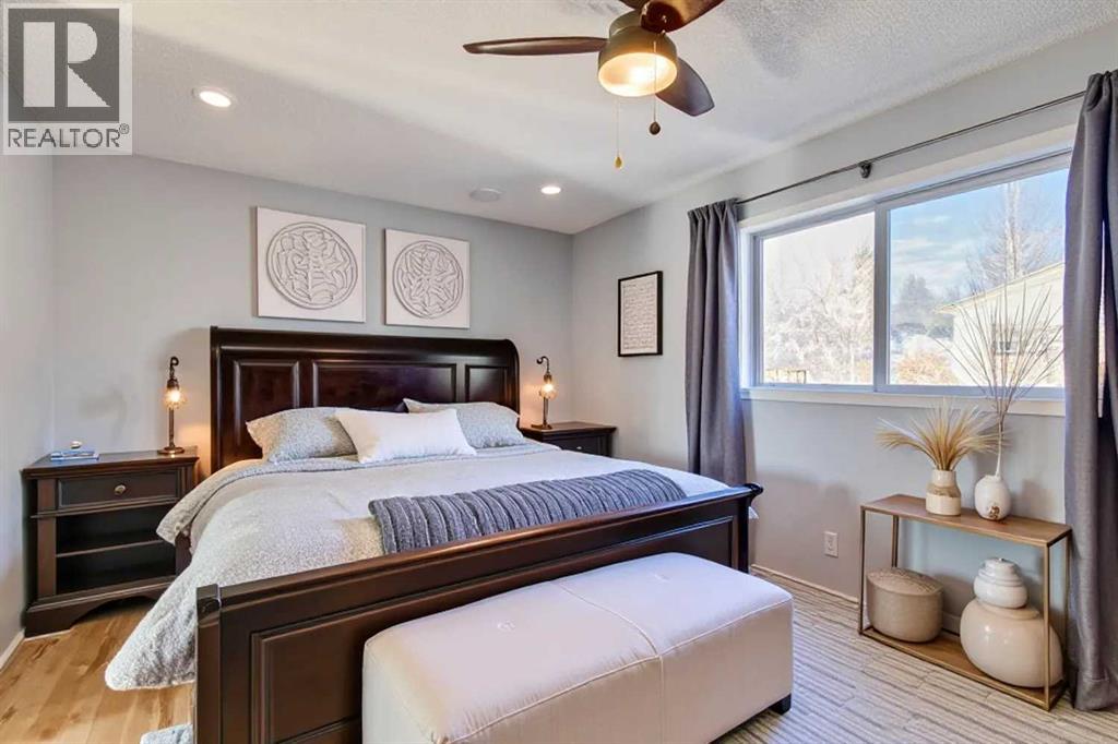 Single Family House for Sale in  Sierra Nevada Close SW Signal Hill Calgary 