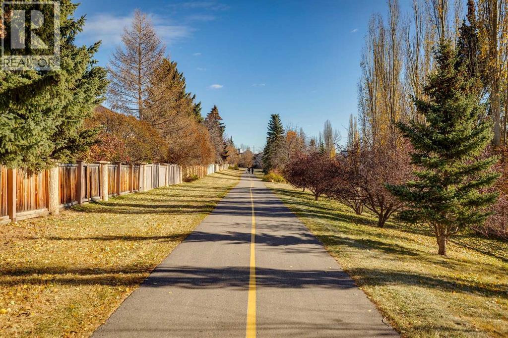 Single Family House for Sale in  Sierra Nevada Close SW Signal Hill Calgary 