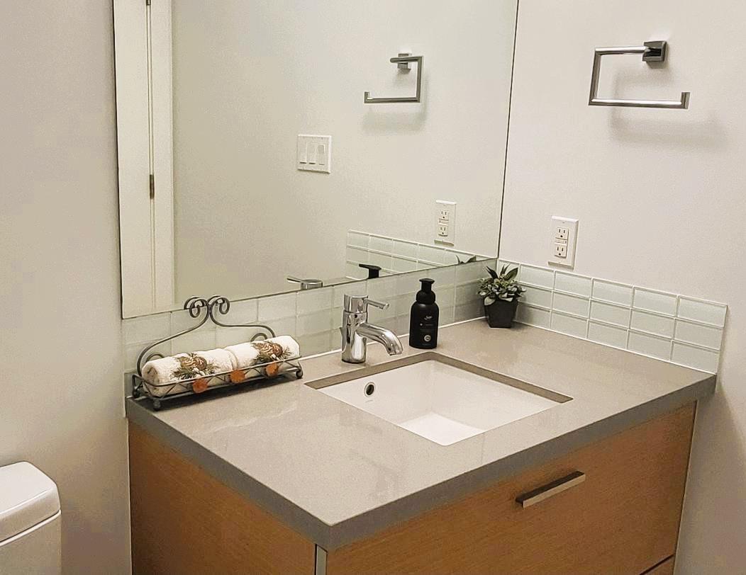 1206 10777 UNIVERSITY DRIVE, Surrey