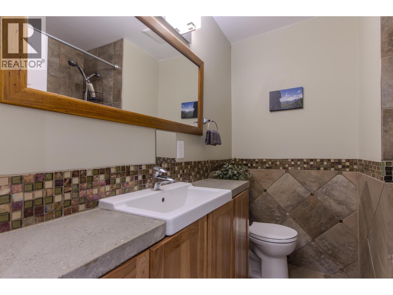 40345 HOOD ROAD, Squamish